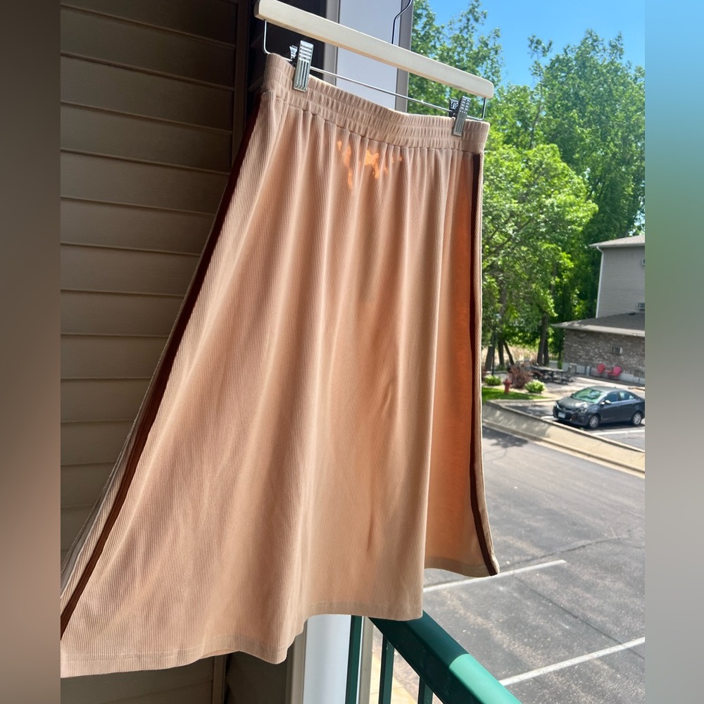 🆕 CHEE-CHO Camel Ribbed Midi A-Line Cotton Skirt with Side Stripes Size M Casual - Picture 4 of 9